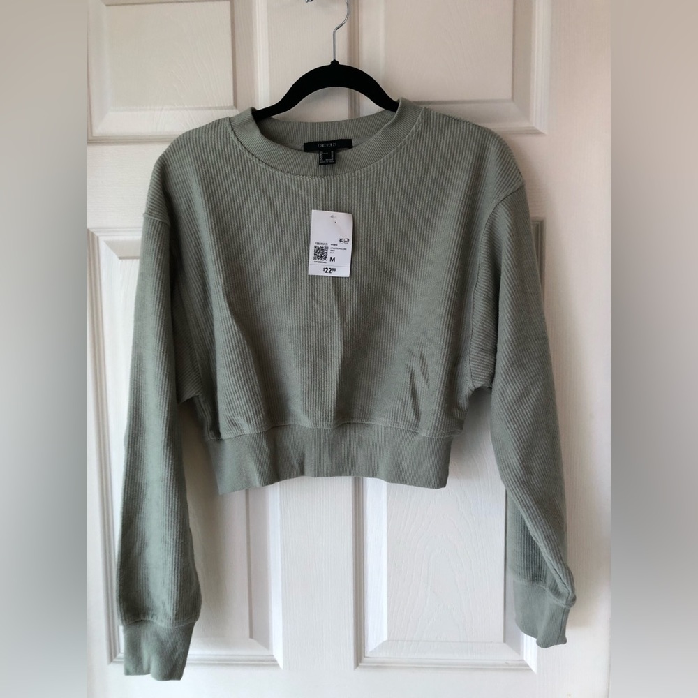 Medium cropped sweatshirt NWT